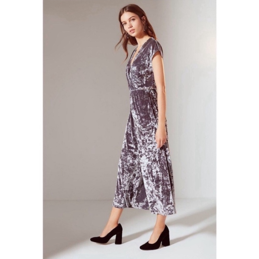 URBAN OUTFITTERS Crushed Velvet Jumpsuit